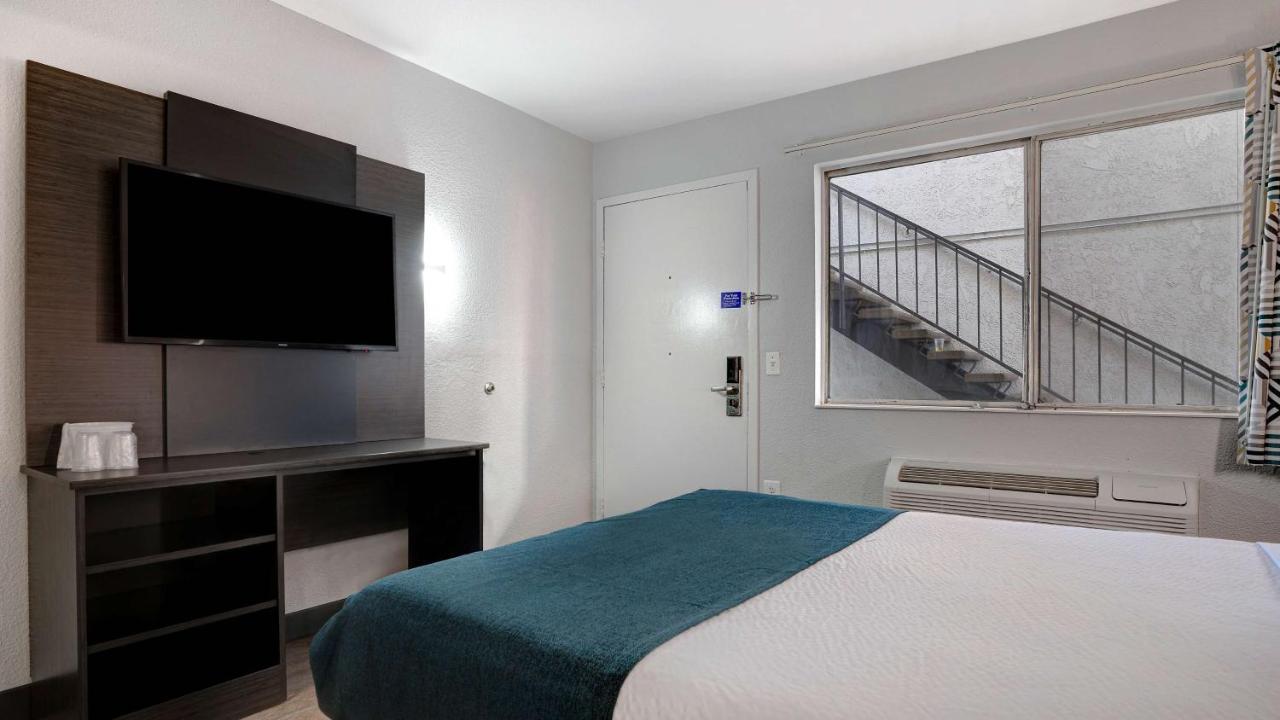 Motel 6-Bakersfield, Ca - South מראה חיצוני תמונה